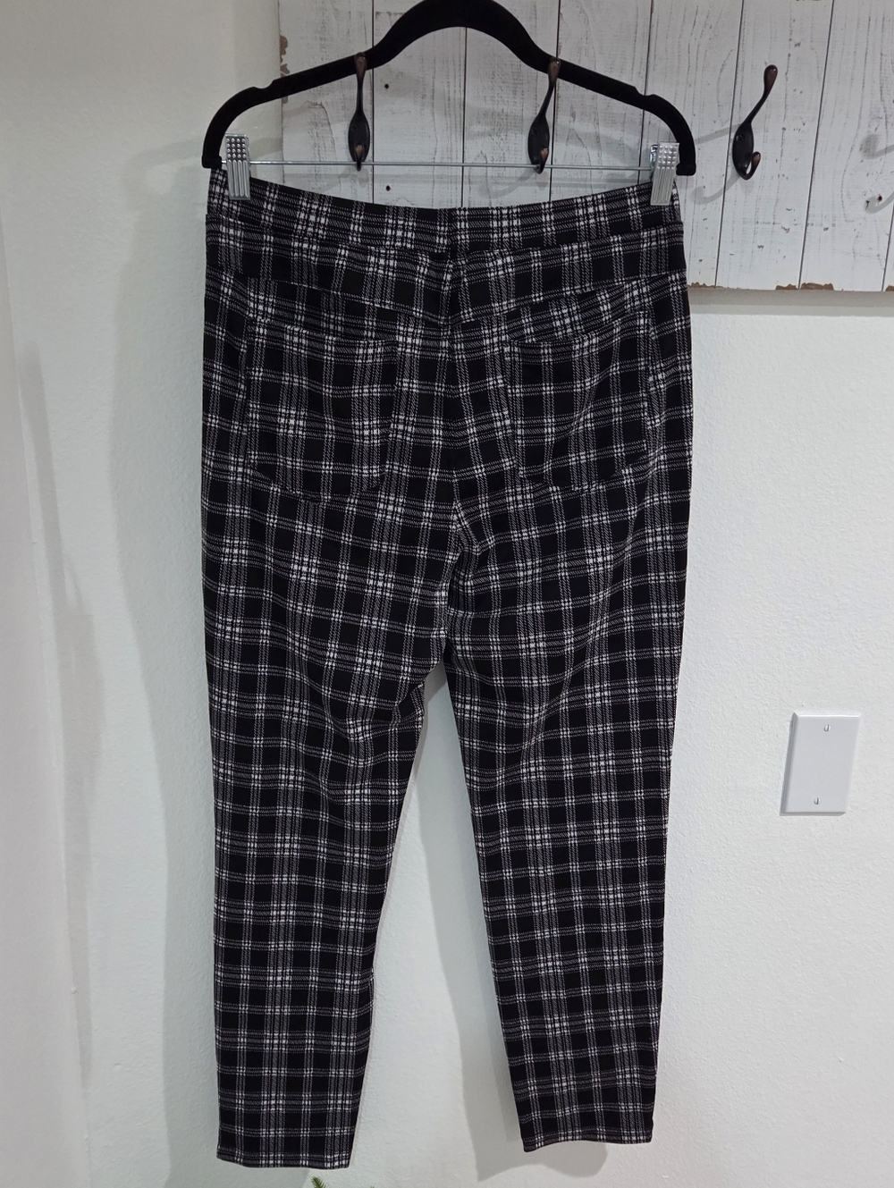 Halara Flex High Waisted Pocket Houndstooth Plaid Skinny Work Pants - Picture 6 of 10